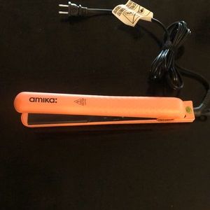 Amika Flat Iron…Brand New Heats to 450 degrees